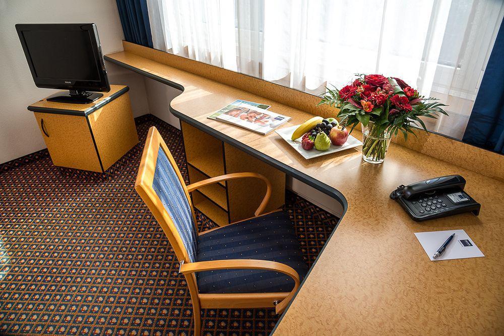 Dorint Airport-Hotel Berlin-Tegel Buitenkant foto